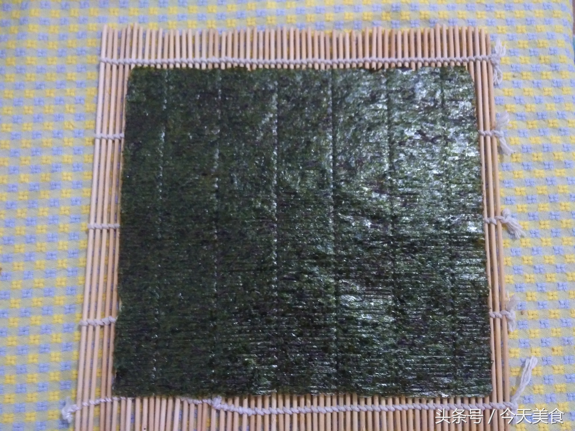 寿司和紫菜包饭别傻傻分不清，教大家怎么做紫菜包饭，好吃又营养