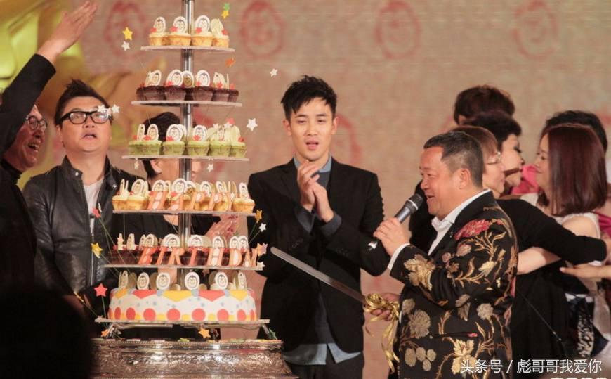 他是影视界的黄金配角,成龙成名路上的黄金配角展示