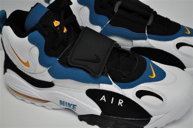 耐克历史上第一双专属足球鞋,耐克顶级实战篮球鞋透气