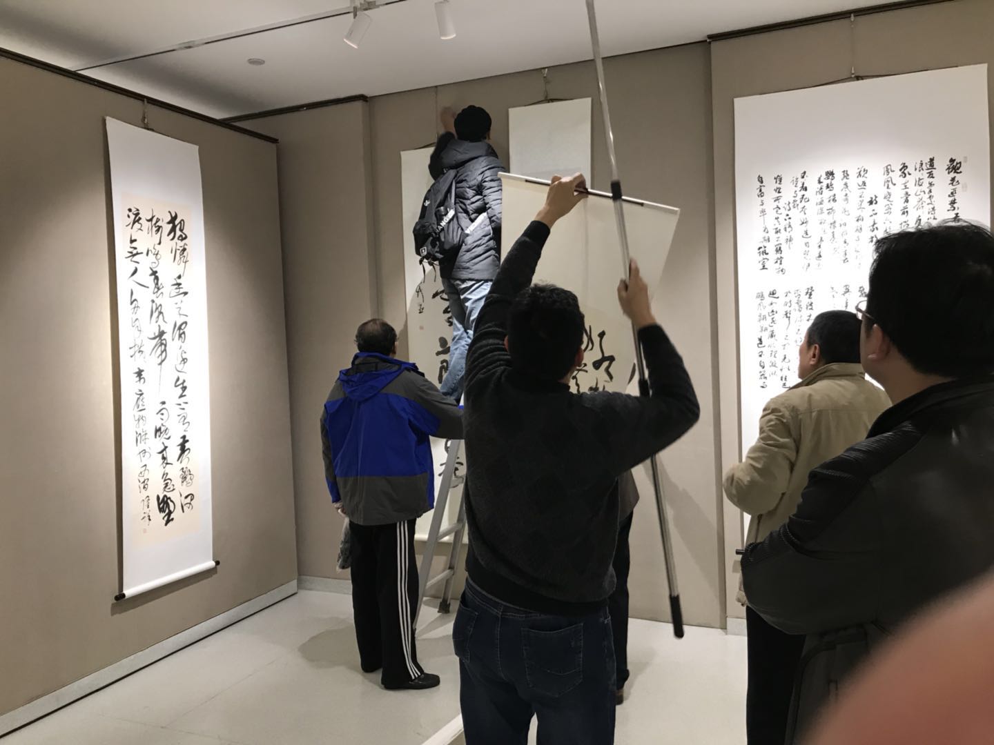 韩煜书法展在中国,韩煜和他的书法创作团队