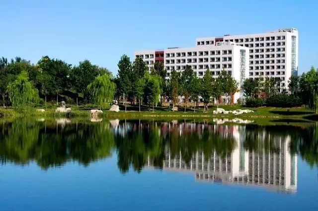 北京不只有高楼大厦还有烟火气,北京理工大学到底有多低调