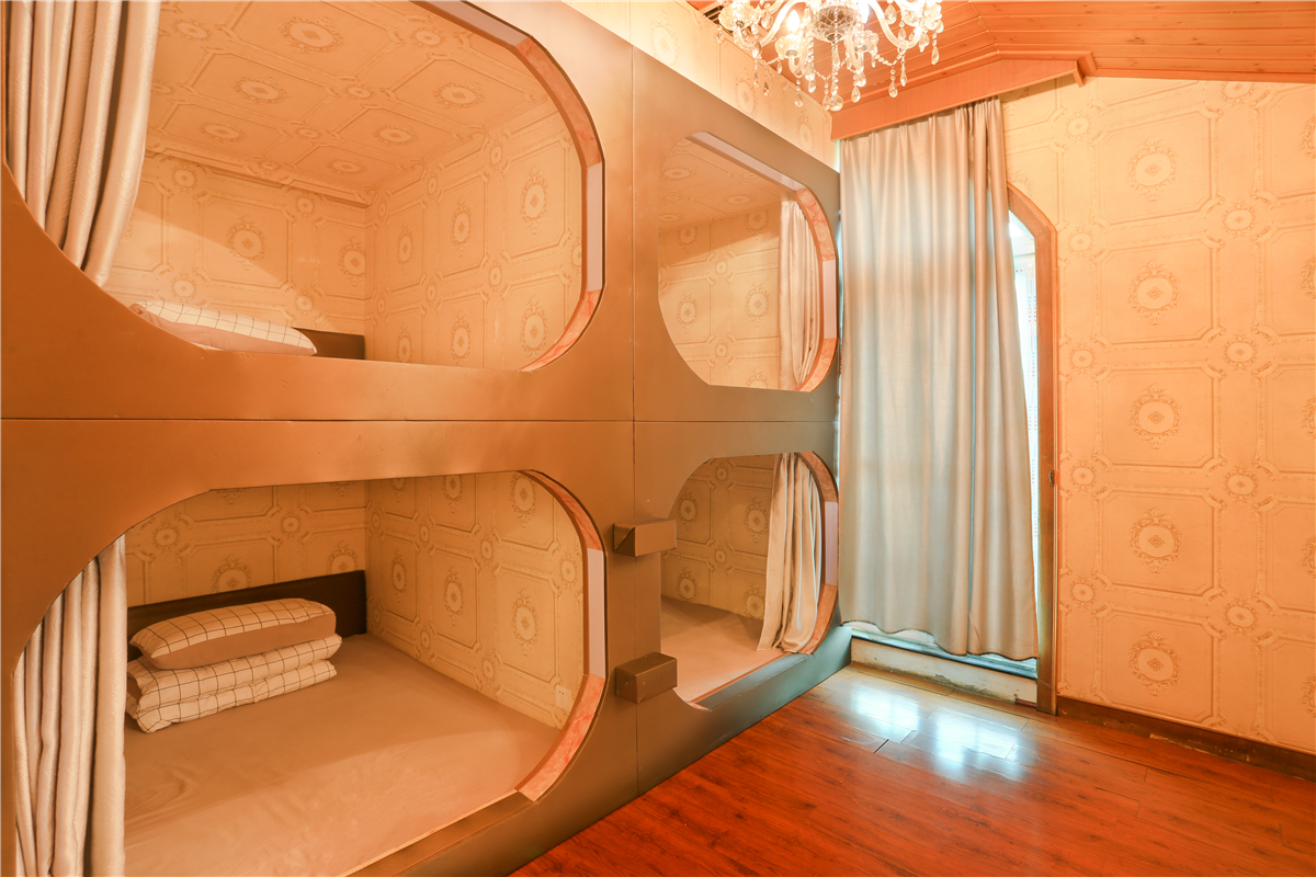 过年了该和朋友聚会了,马上就过年了心里特别难过