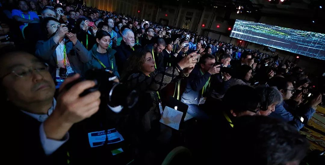 「终结篇」这是玩命的CES，这是玩票的CES｜甲子光年