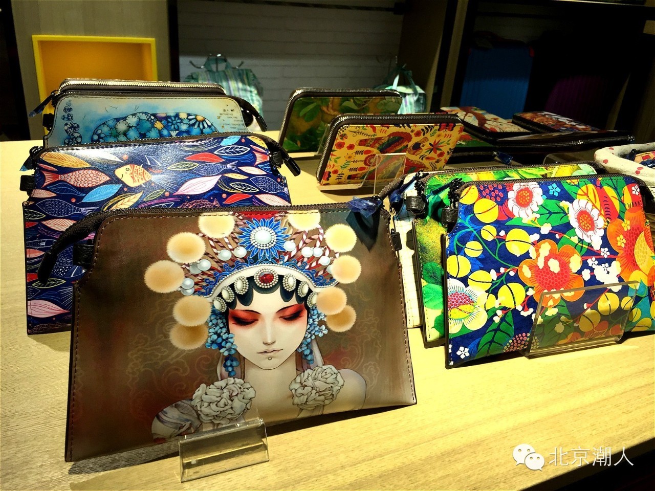 可爱的小书包、环保袋和糖果包，终于找到一个让一家人都能变潮的心水饰品店...