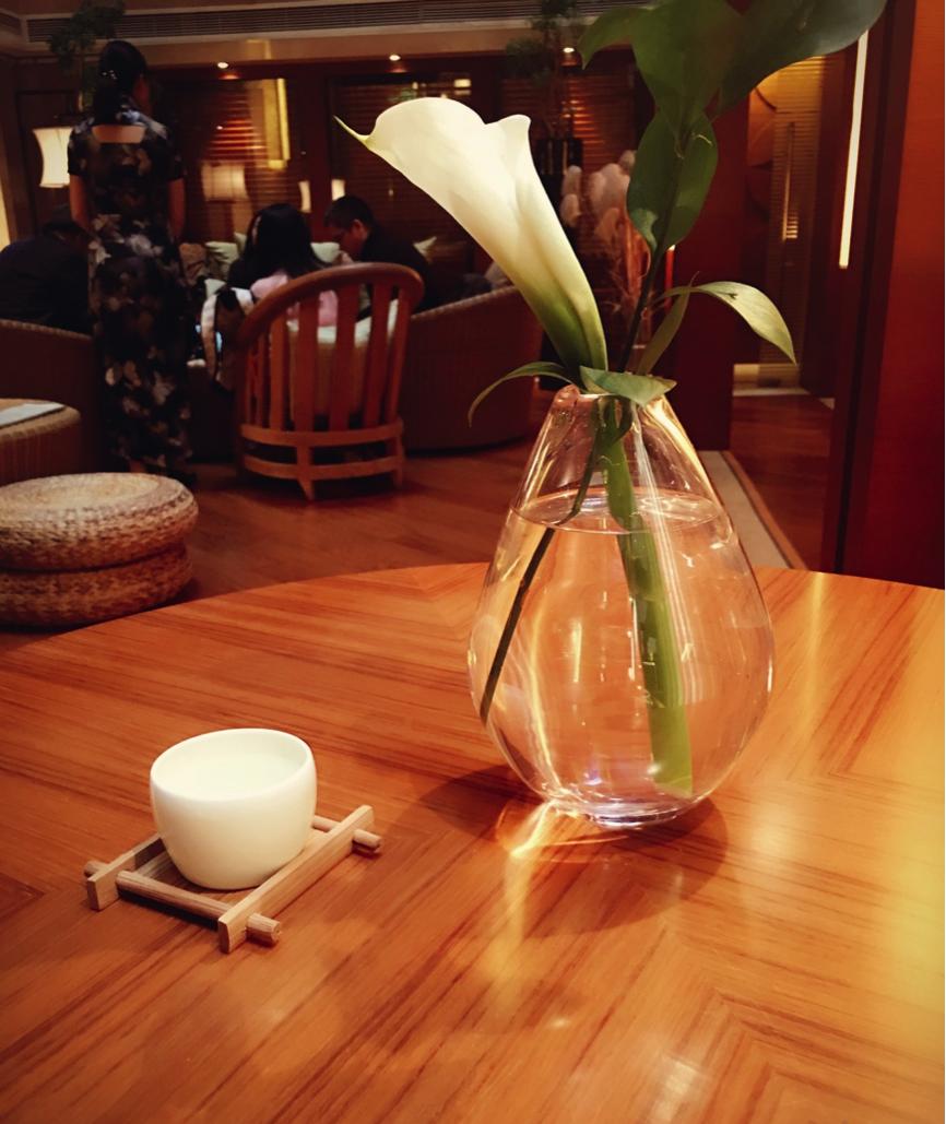 “她”这样被悦游宠爱了：营养餐、精华护理、360度造型服务、艺术中心畅游