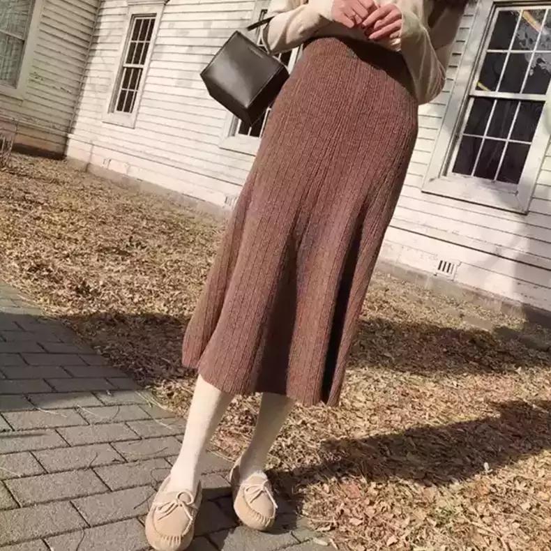 黑色紧身针织半身裙穿搭,高腰针织半身裙搭配什么上衣