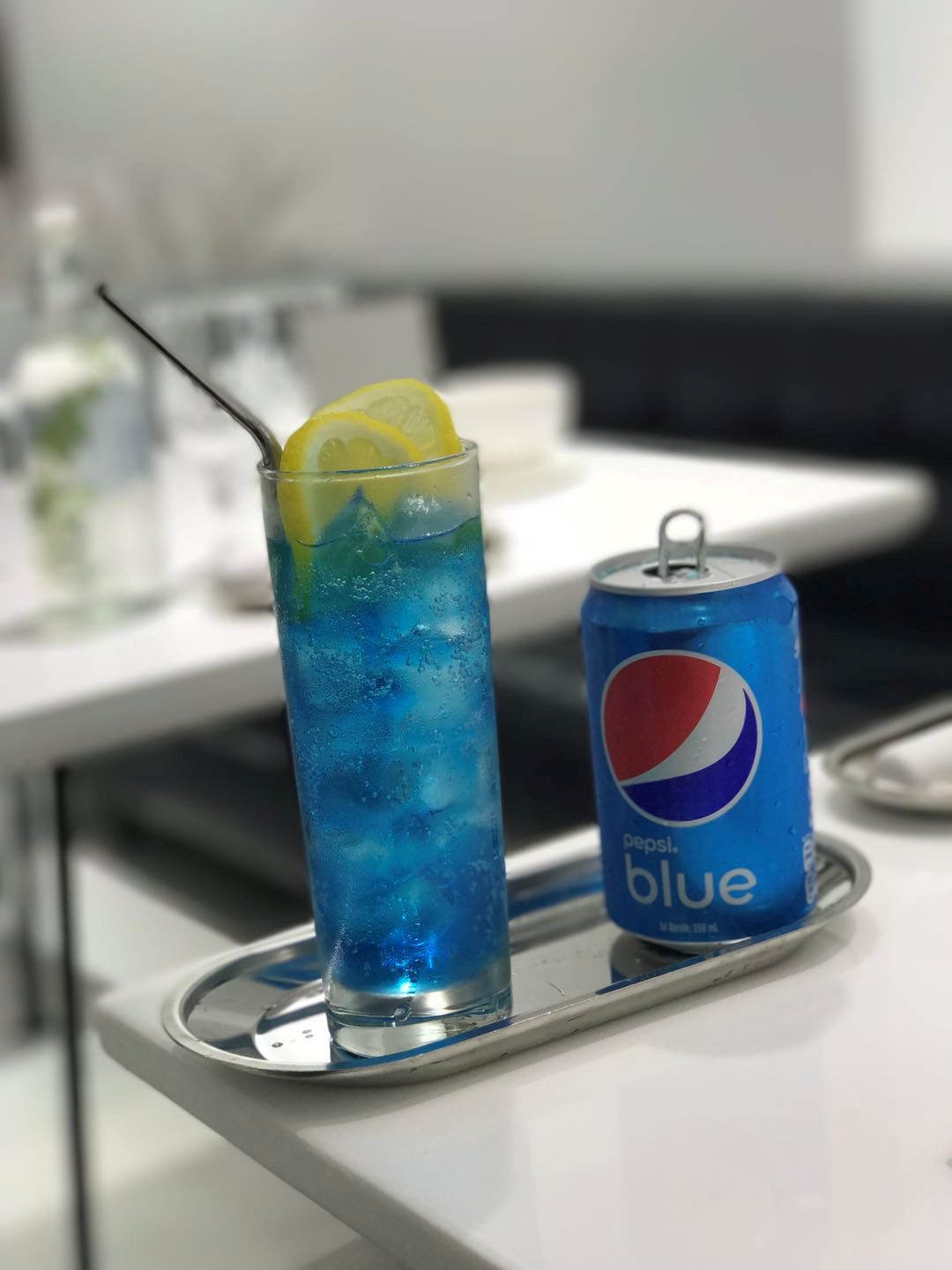 在全球最美夕阳面前，一口喝下巴厘岛的限量蓝！