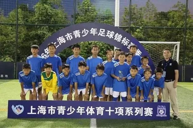 门德斯参加活动,门德斯庆祝金球