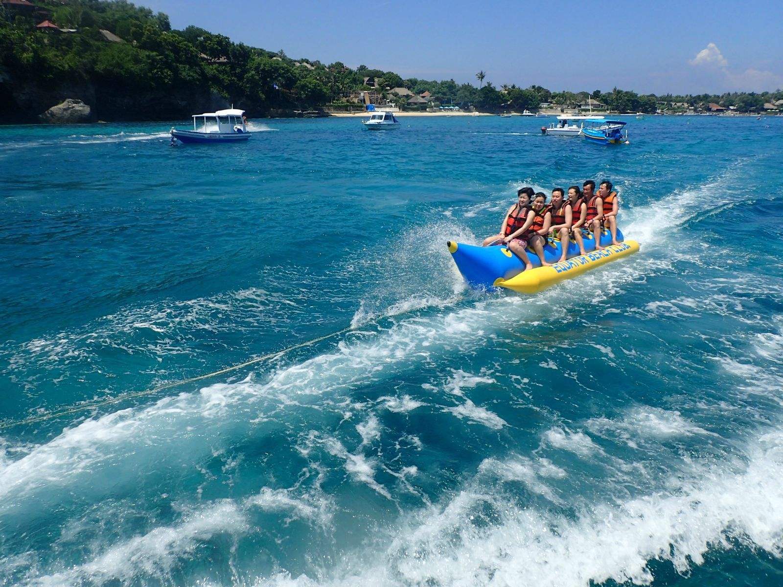 在全球最美夕阳面前，一口喝下巴厘岛的限量蓝！