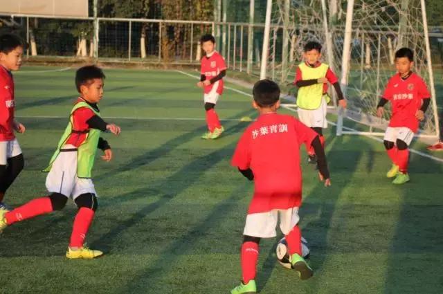 从暖秋到严冬，明基悦宁体育中心青训点秋季班今日正式结业！