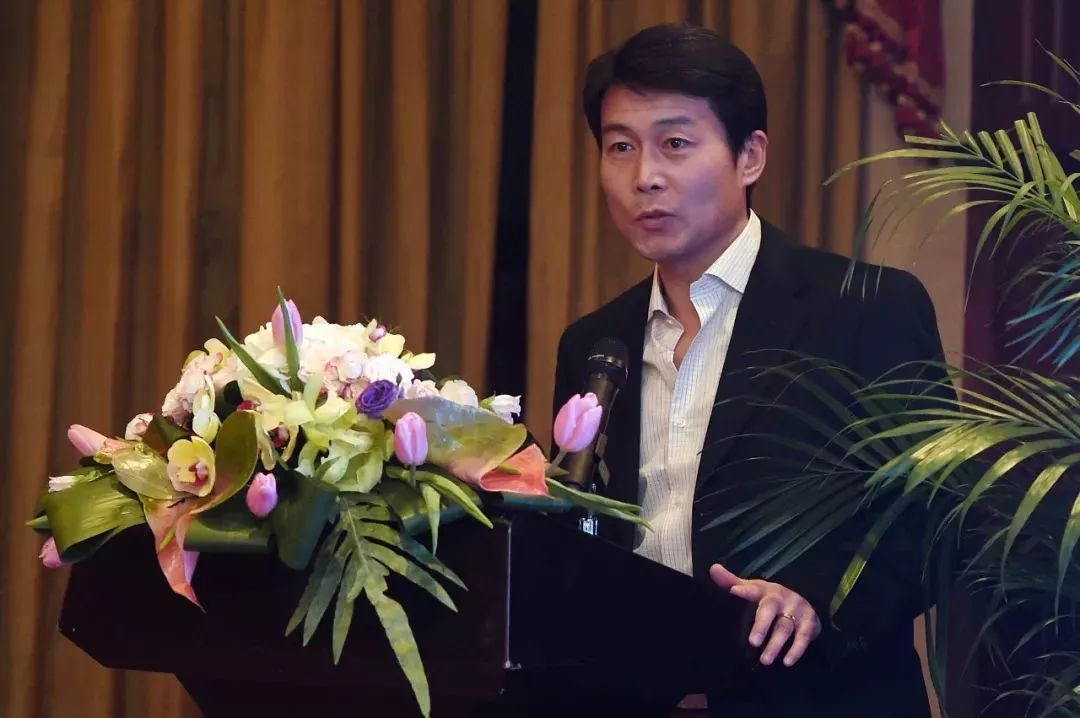 门德斯参加活动,门德斯庆祝金球