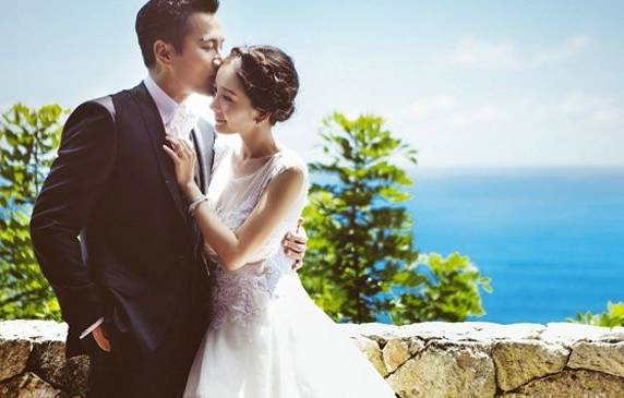 在全球最美夕阳面前，一口喝下巴厘岛的限量蓝！