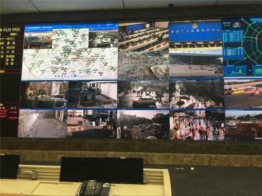 媒怒批国足两连败输球又输人,国足1比3输球后的球迷