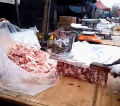 别瞎想，姑娘只是尿急罢了