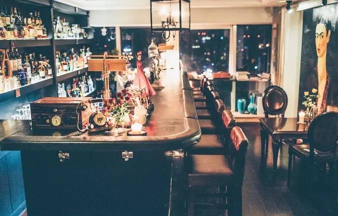 京城那些深不可测的饭局与骗局,揭秘酒馆的酒