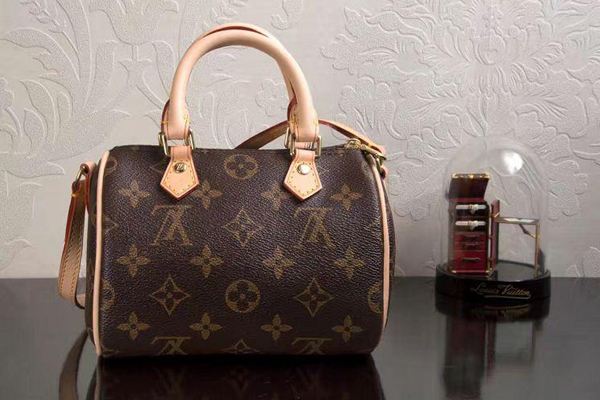 大牌包不容易分真假,大牌包包不要仿冒