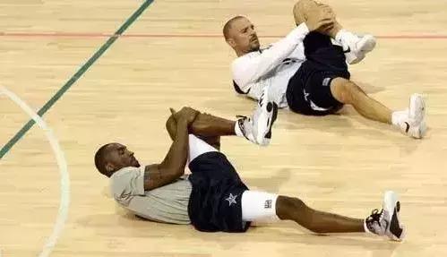 这些出色的男人们，如何谈论瑜伽？