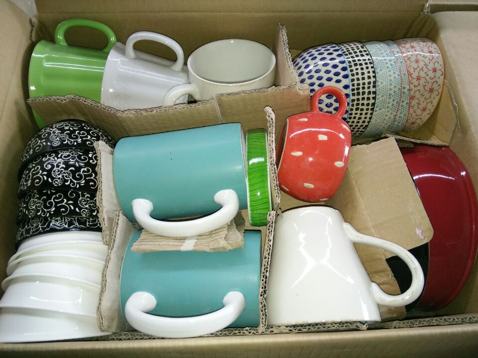 去潮州库存陶瓷库房的一天苦逼的生活，为了生活难啊，累也要坚持