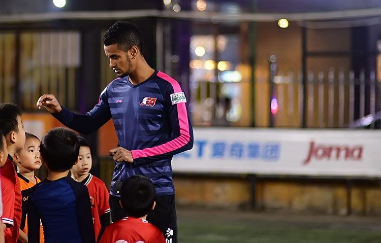 国外报道爱奇艺,外国媒体报道事件