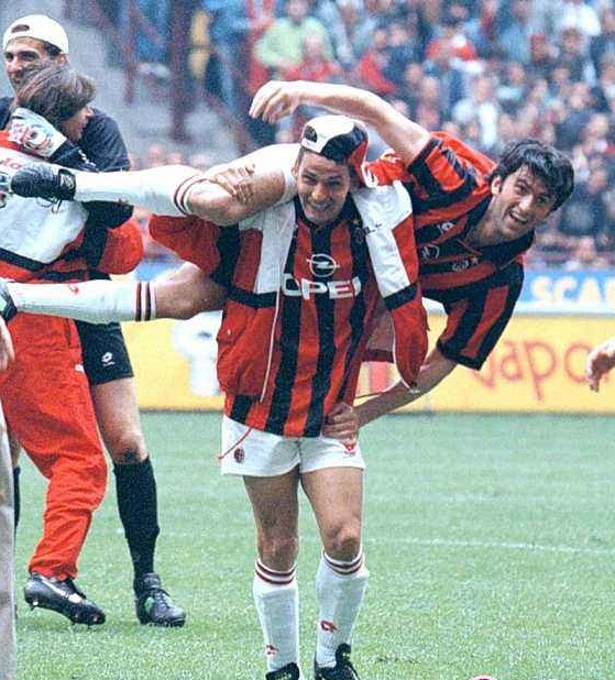 1998至1999赛季米兰夺冠,巴乔在米兰夺冠视频