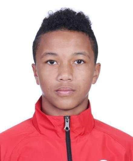 他是中非黑人混血，只认中国为祖国，如今入选国足剑指世界杯