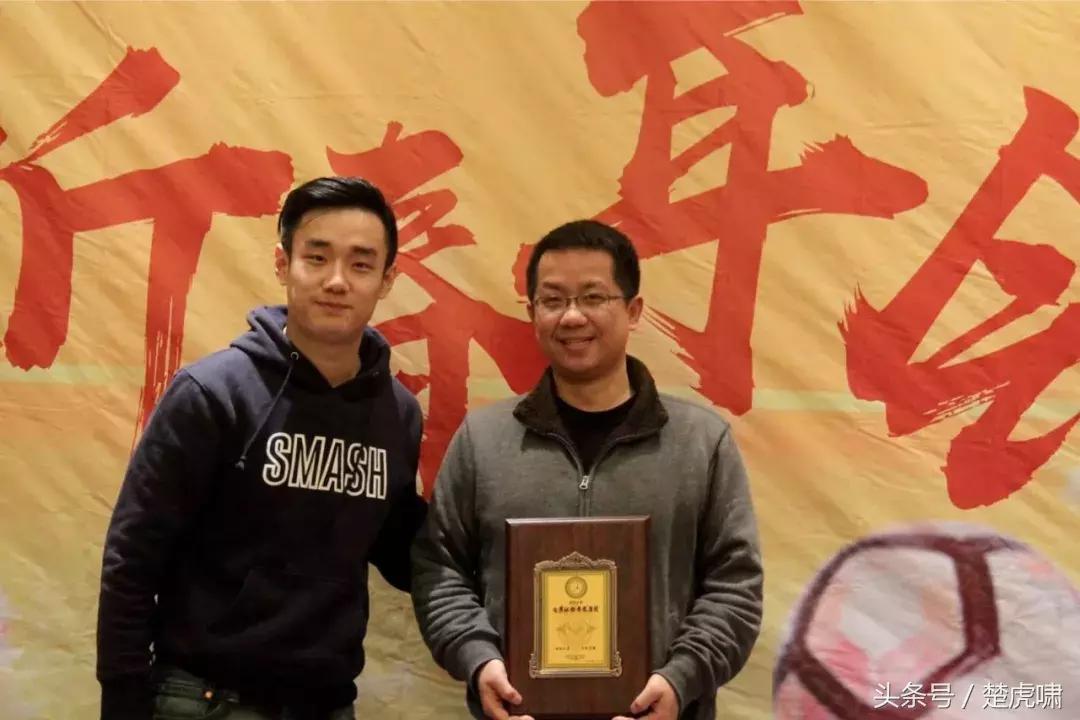 武汉卓尔夺冠庆典,卓尔杯足球比赛