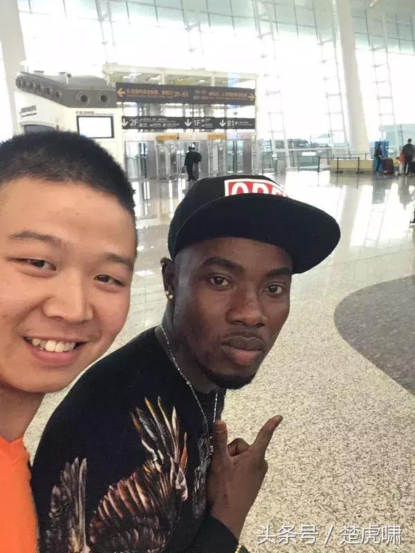 武汉卓尔夺冠庆典,卓尔杯足球比赛