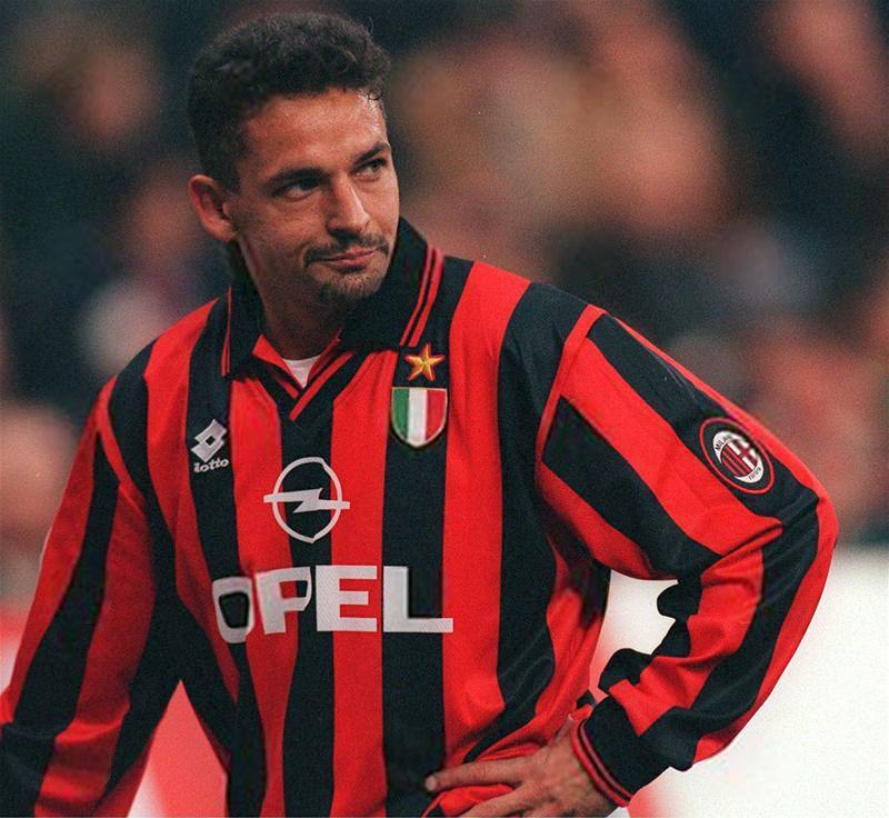 1998至1999赛季米兰夺冠,巴乔在米兰夺冠视频