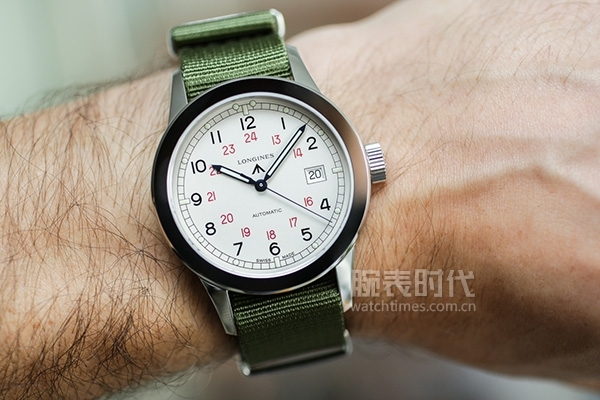 浪琴燕尾服复刻表,浪琴复刻系列用什么机芯