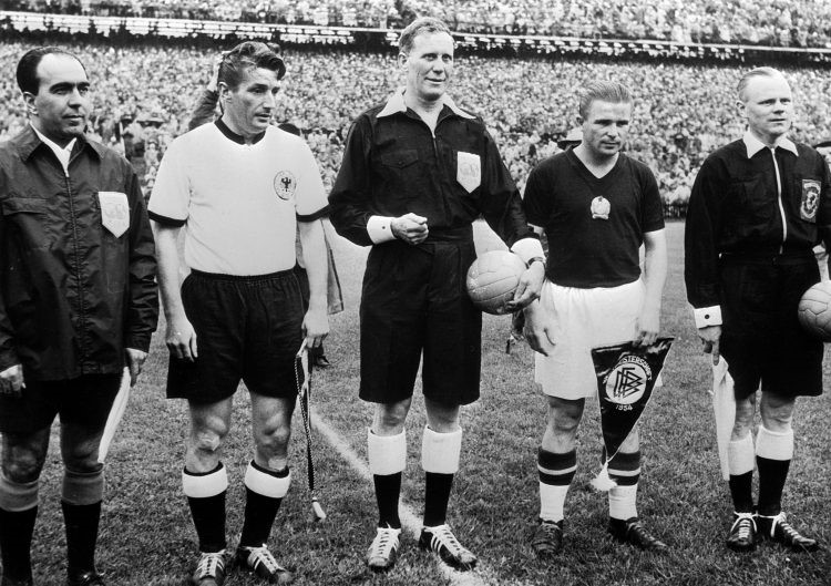 鐨囬┈澶ц儨宸磋惃鍘嗗彶,鐨囬┈涓庡反钀ㄧ殑杈夌厡瀵瑰喅鍥為【