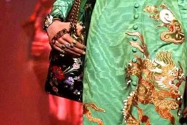 为什么要花这么多钱买一个包,为什么要买一万多的包