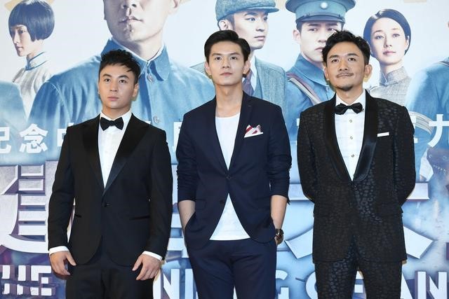 他曾被嘲笑长惨！瘦下帅过鹿晗！网友直呼：眉毛太抢镜呀！