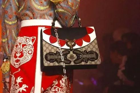 为什么要花这么多钱买一个包,为什么要买一万多的包