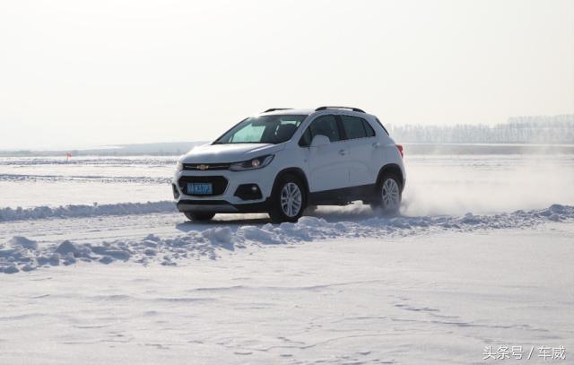 雪佛兰全系SUV雪地撒欢，只要驾驶技术过关，你家车也能这么开！