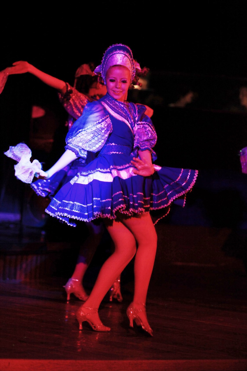 观看俄罗斯舞蹈完整版,满洲里俄罗斯歌舞表演值得看吗