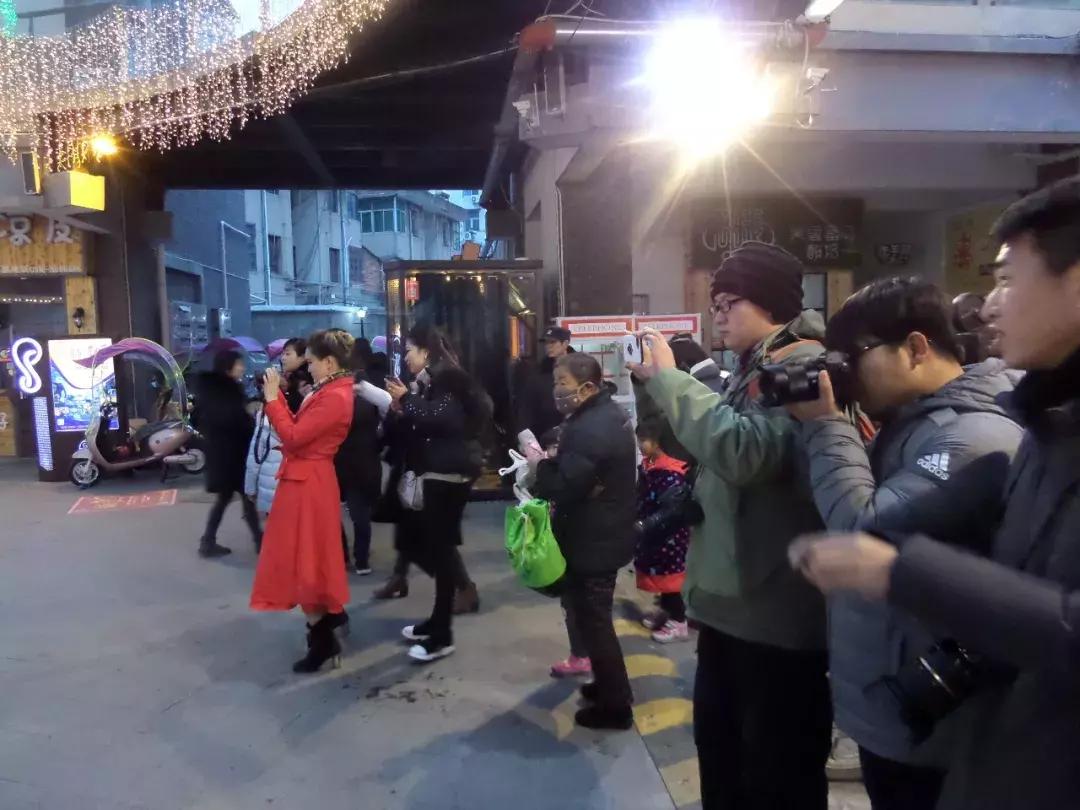 巢湖这条街火了，安徽大V纷纷打Call，登顶头条，刷编网络~