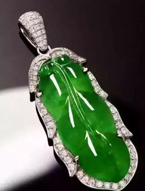 价值两亿的翡翠佛像,翡翠佛像传世真品