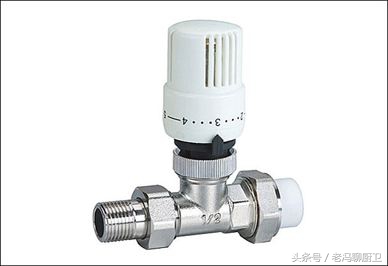 暖气片为什么上半截热下半截不热,三组暖气片最后一组不热怎么回事