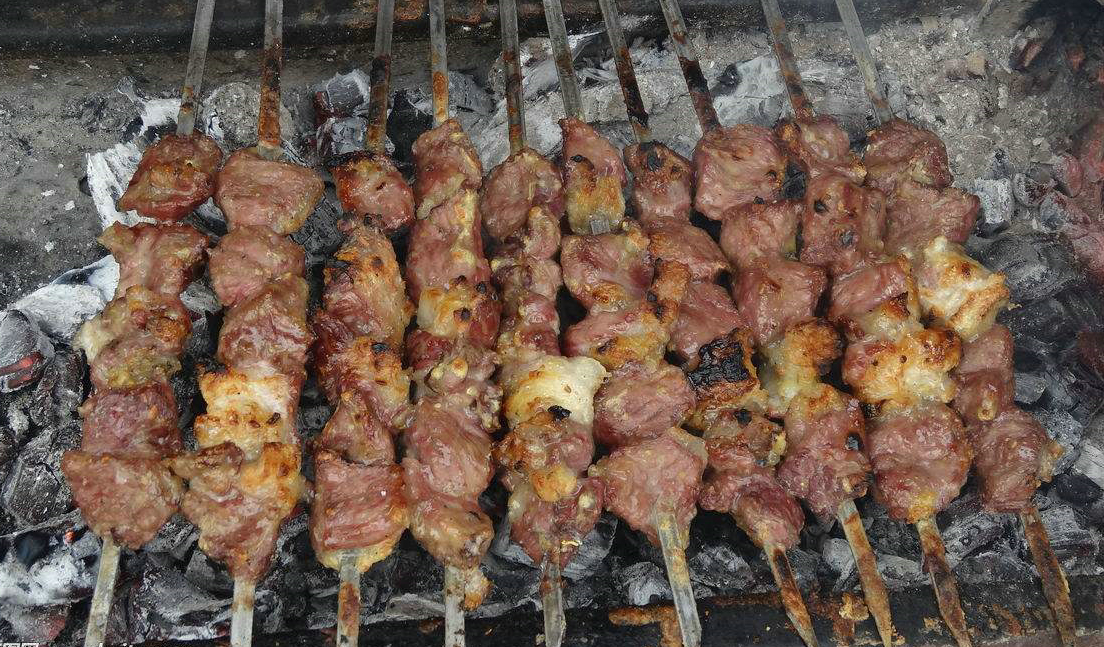 羊肉串怎么烤好吃窍门,羊肉串怎么烤才能软嫩多汁