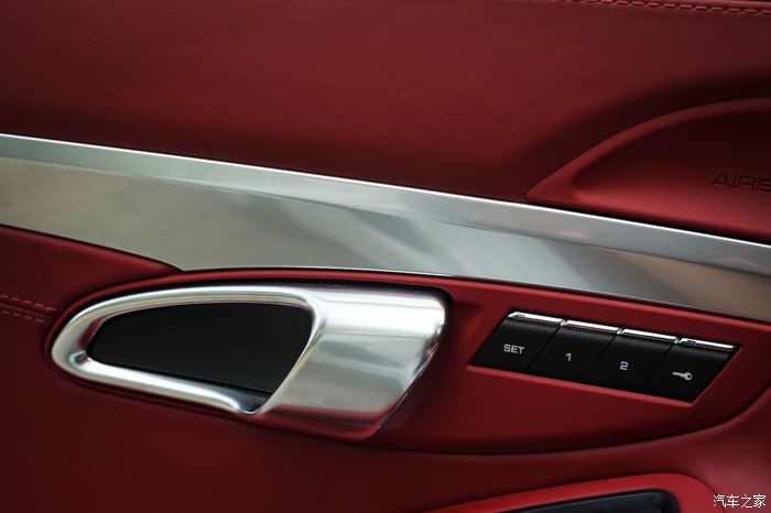 保时捷718boxster敞篷购车过程,保时捷718boxster冰雪漂移