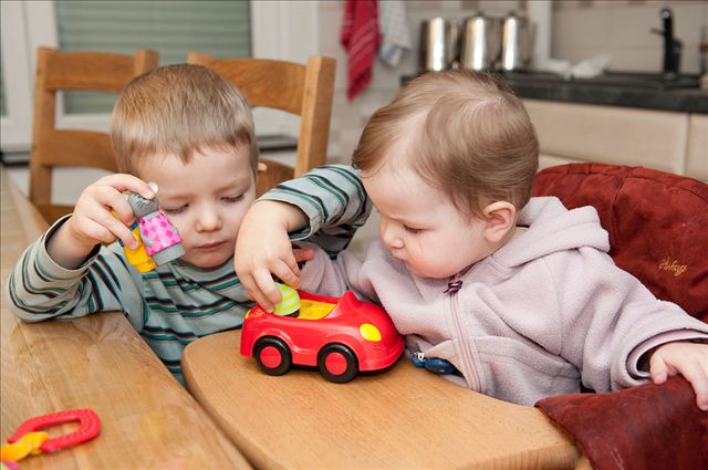 教给孩子这10首安全儿歌远离危险,宝宝巴士儿歌0到3岁100首怎么讲