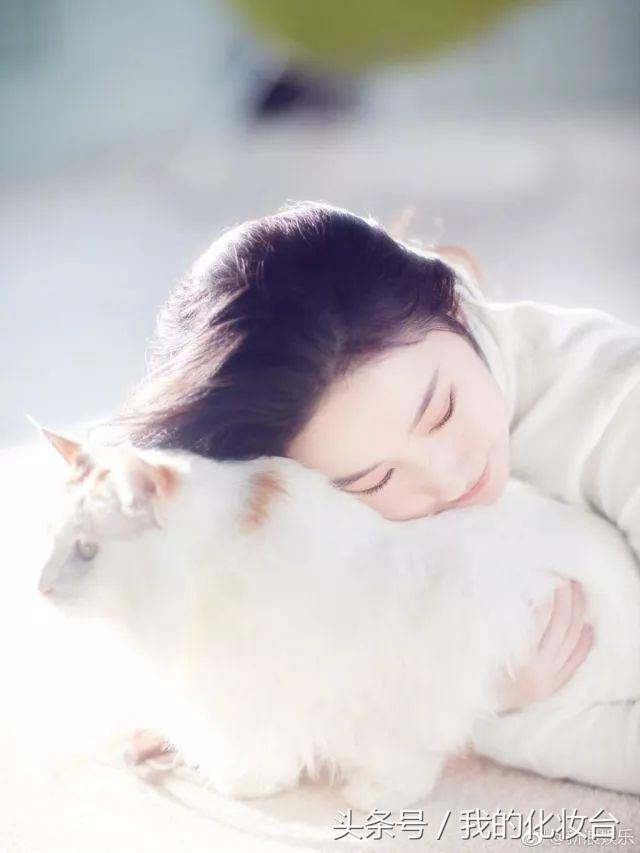 脱发严重怎么让头发蓬松,头发容易贴头皮教你一招