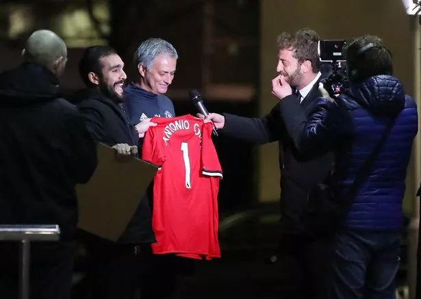 曼联续约18岁小将,曼联索尔斯克亚续约