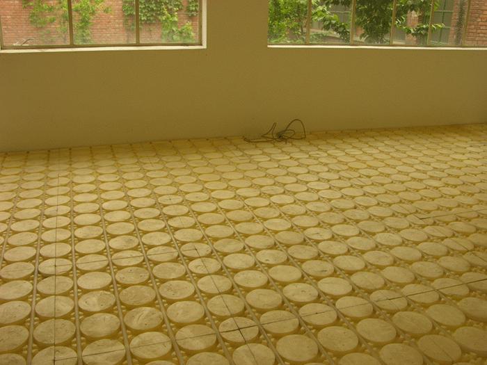 干地暖和湿地暖的优缺点,地暖的优缺点及地暖安装规范