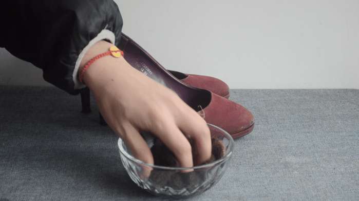 鞋子挤脚大拇指痛怎么办,鞋子挤脚不暖和