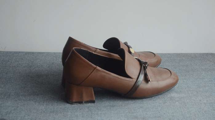 鞋子挤脚大拇指痛怎么办,鞋子挤脚不暖和