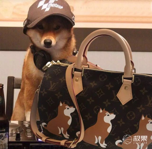 十大奢侈品狗年限定,最值得入手的狗年特别款