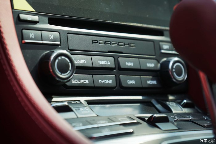 保时捷718boxster敞篷购车过程,保时捷718boxster冰雪漂移