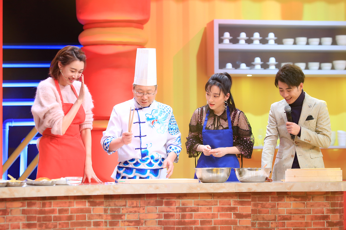 袁成杰惊喜加盟《神秘的味道》节目重现“郎才女貌”