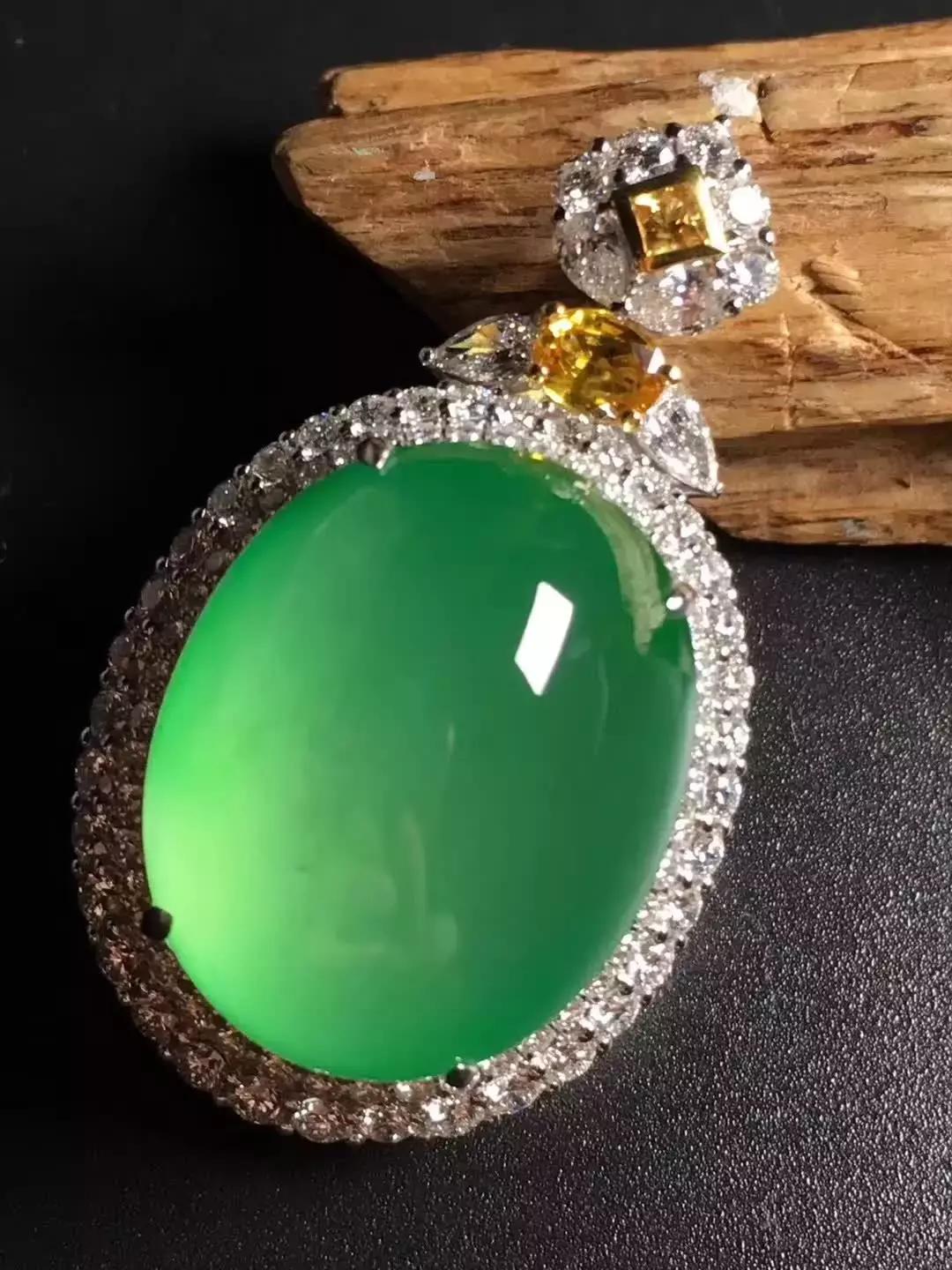 找谁说理去？30000买一只“翡翠”手镯，现在只值3000了？